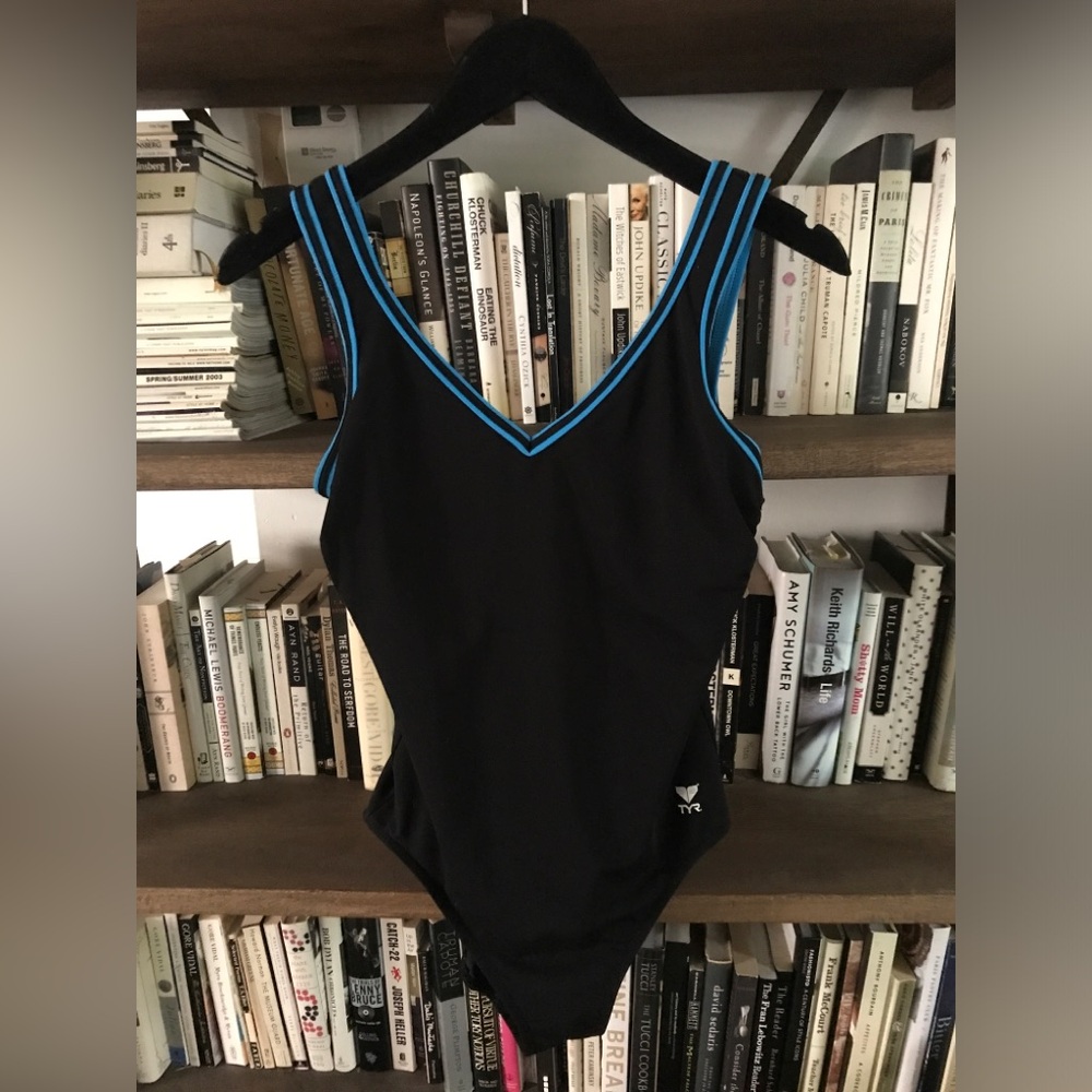 EUC TYR Sports Women’s Black with Cobalt Blue Piping One-piece Bathing Suit 12